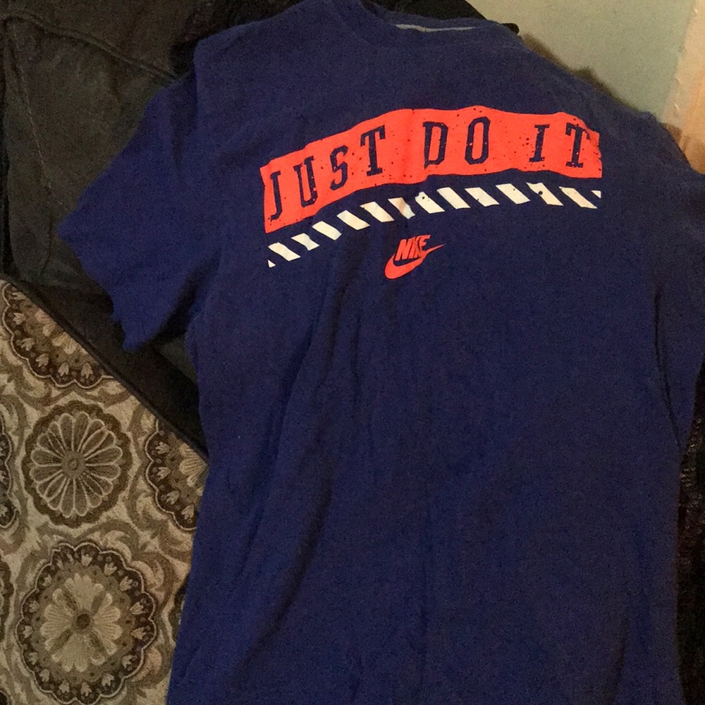 Nike shirt just do it short sleeve